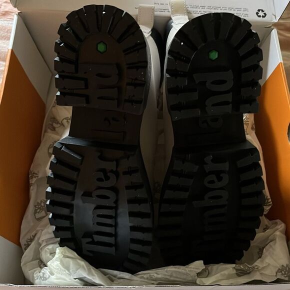 TIMBERLAND BNIB WOMEN’S "SKY" SIZE 9 BOOT - Picture 3 of 10